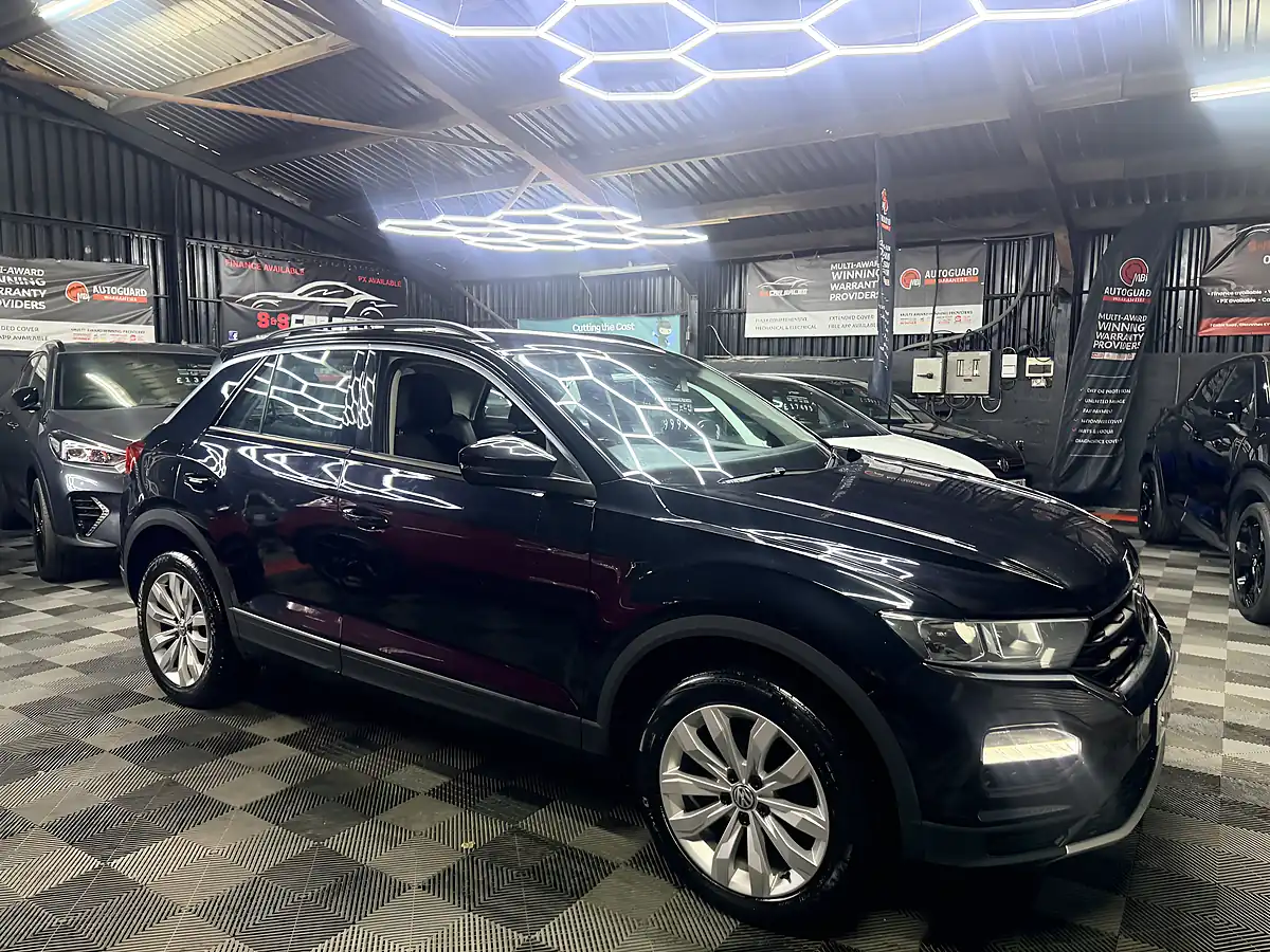 Used 2019 Volkswagen T-Roc Se Black - Interior and Exterior details 3