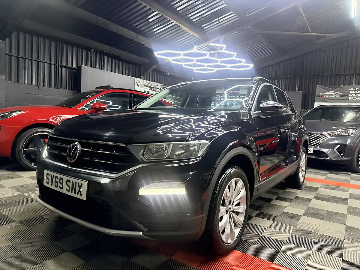 Used 2019 Volkswagen T-Roc Se Black - Interior and Exterior details 6