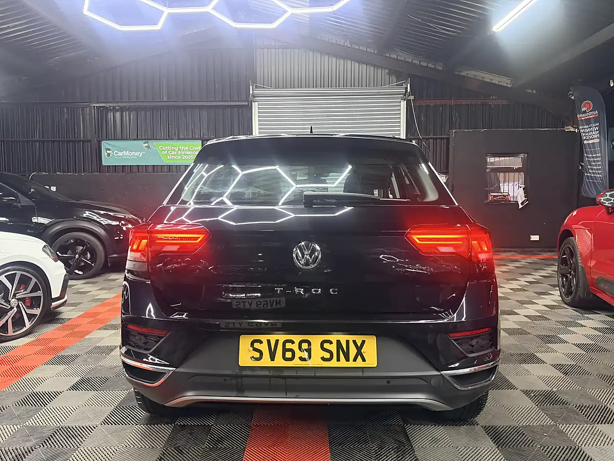 Used 2019 Volkswagen T-Roc Se Black - Interior and Exterior details 8