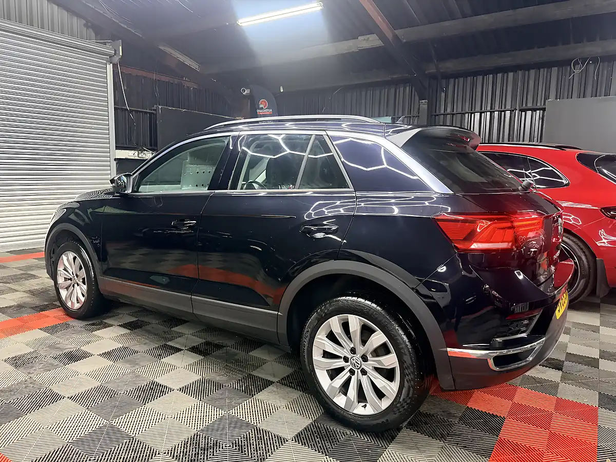 Used 2019 Volkswagen T-Roc Se Black - Interior and Exterior details 9