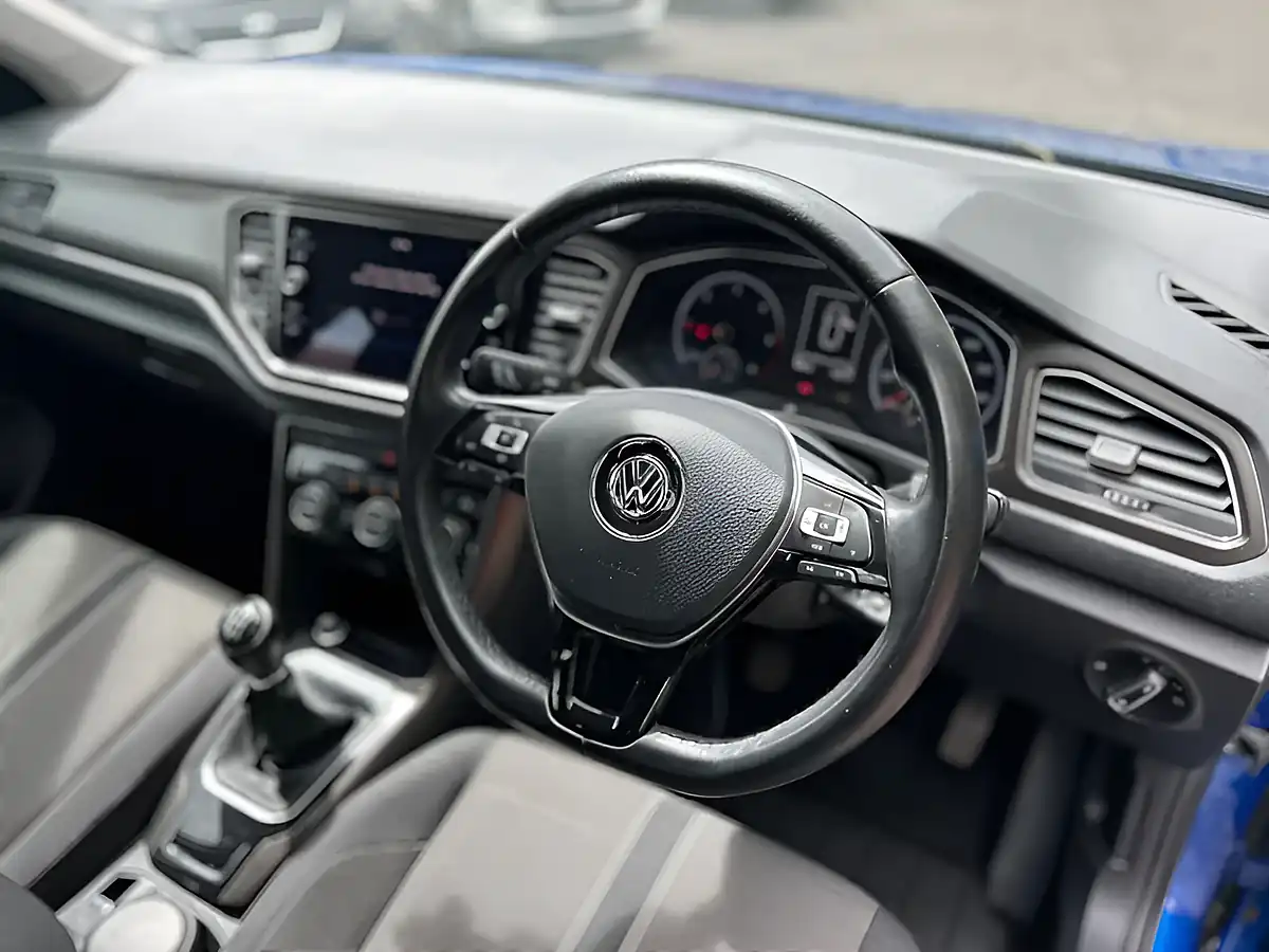Used 2019 Volkswagen T-Roc Se Blue - Interior and Exterior details 10