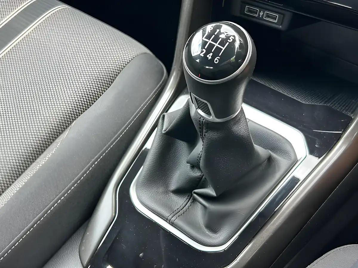 Used 2019 Volkswagen T-Roc Se Blue - Interior and Exterior details 15