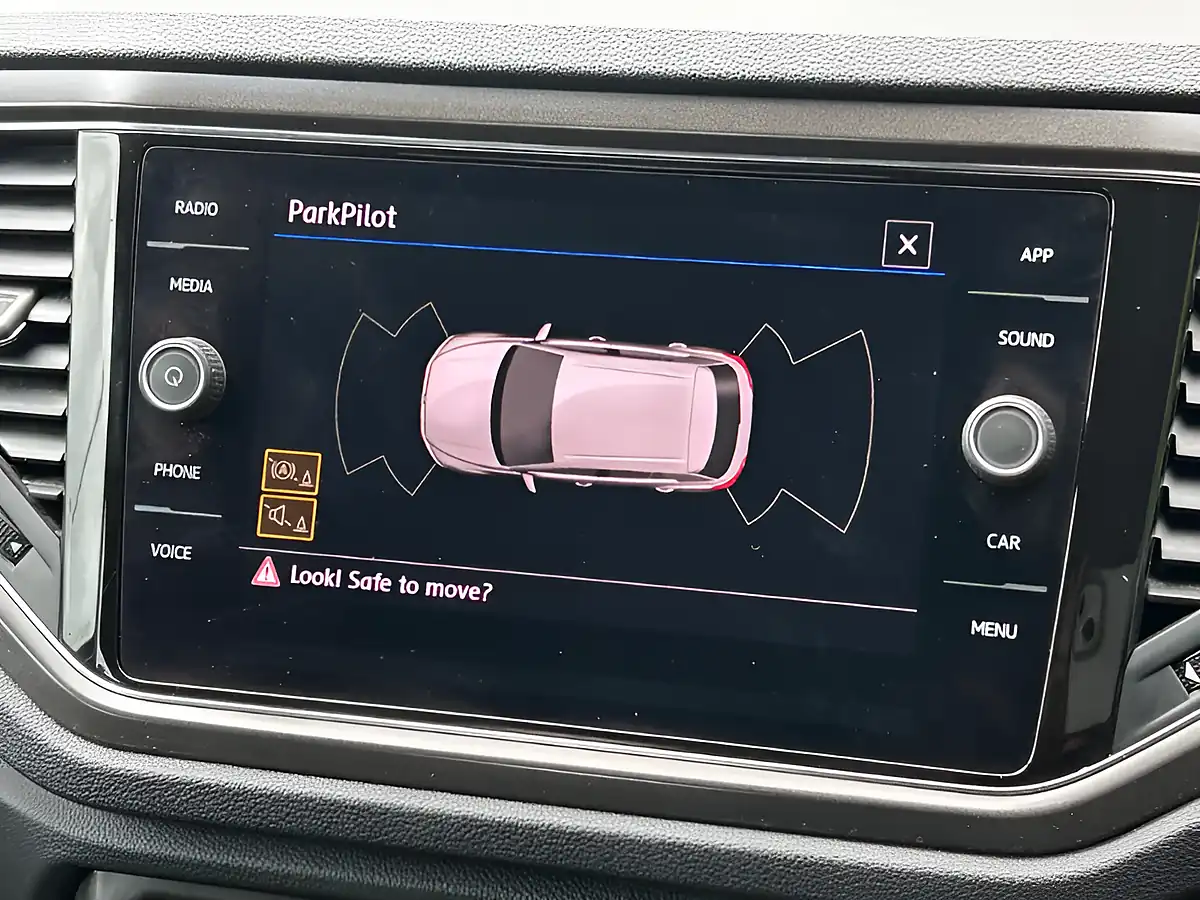 Used 2019 Volkswagen T-Roc Se Blue - Interior and Exterior details 16