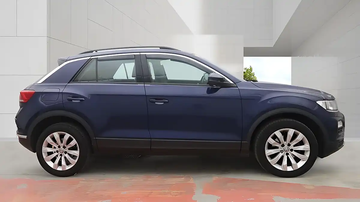 Used 2019 Volkswagen T-Roc Se Blue - Interior and Exterior details 11