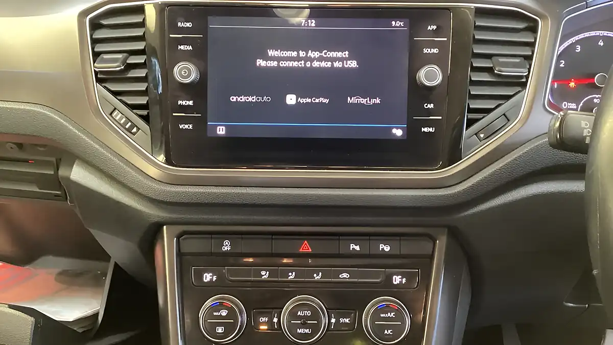 Used 2019 Volkswagen T-Roc Se Blue - Interior and Exterior details 5