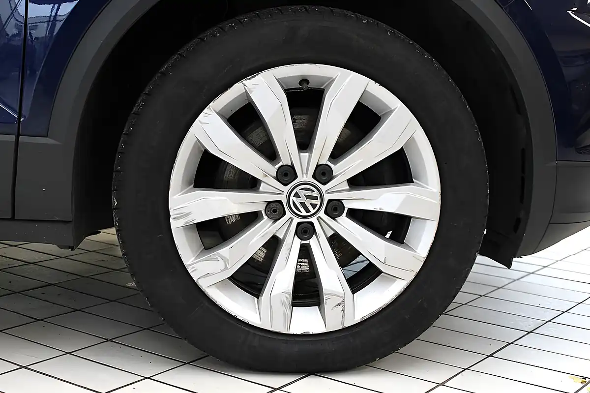 Used 2019 Volkswagen T-Roc Se Blue - Interior and Exterior details 12