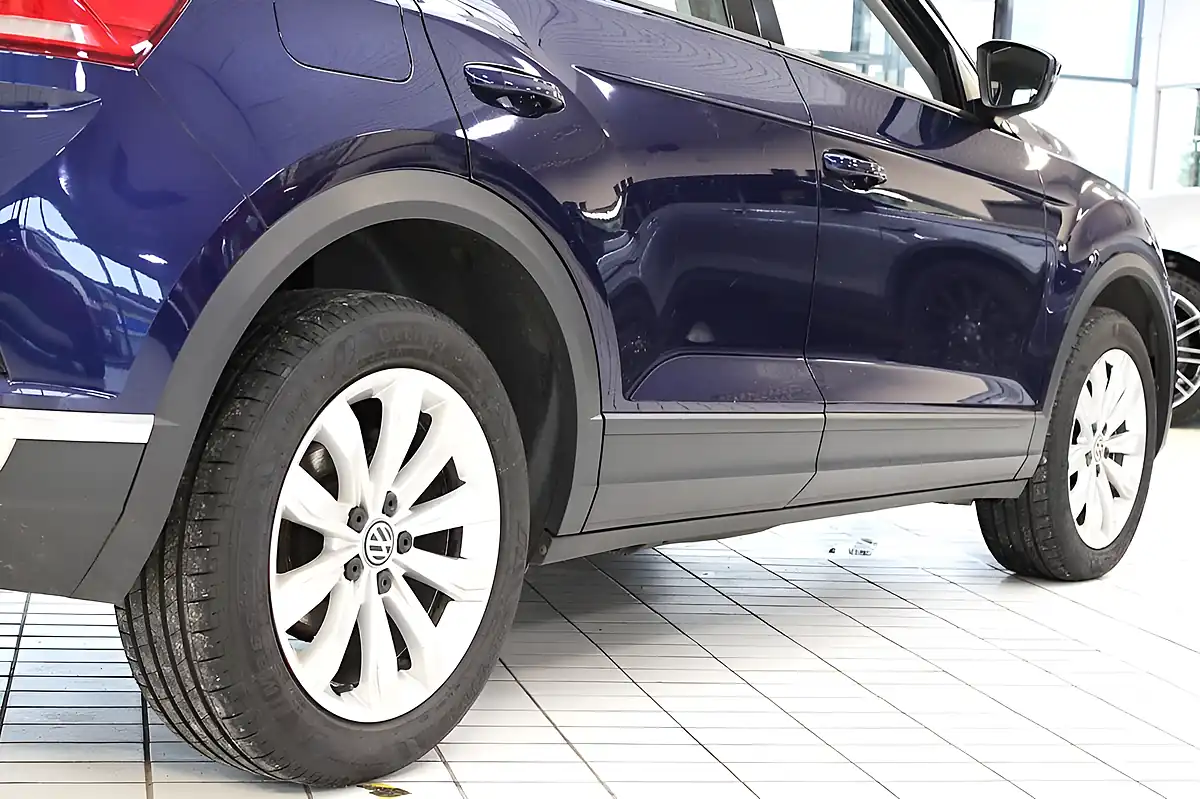 Used 2019 Volkswagen T-Roc Se Blue - Interior and Exterior details 14