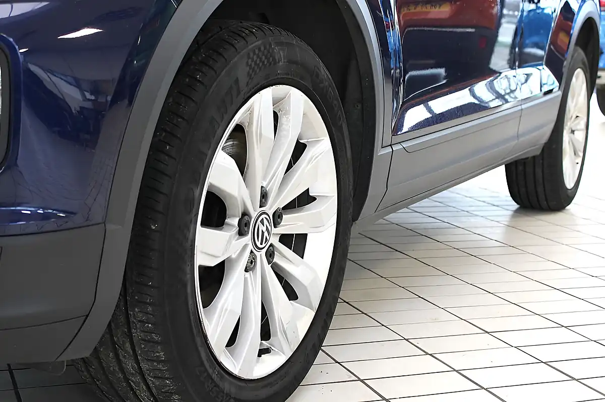 Used 2019 Volkswagen T-Roc Se Blue - Interior and Exterior details 7