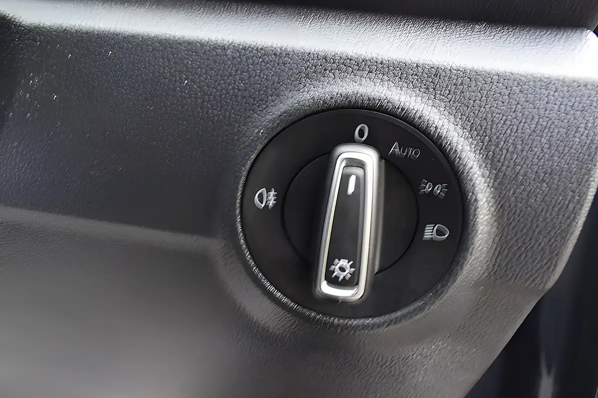 Used 2019 Volkswagen T-Roc Se Grey - Interior and Exterior details 11