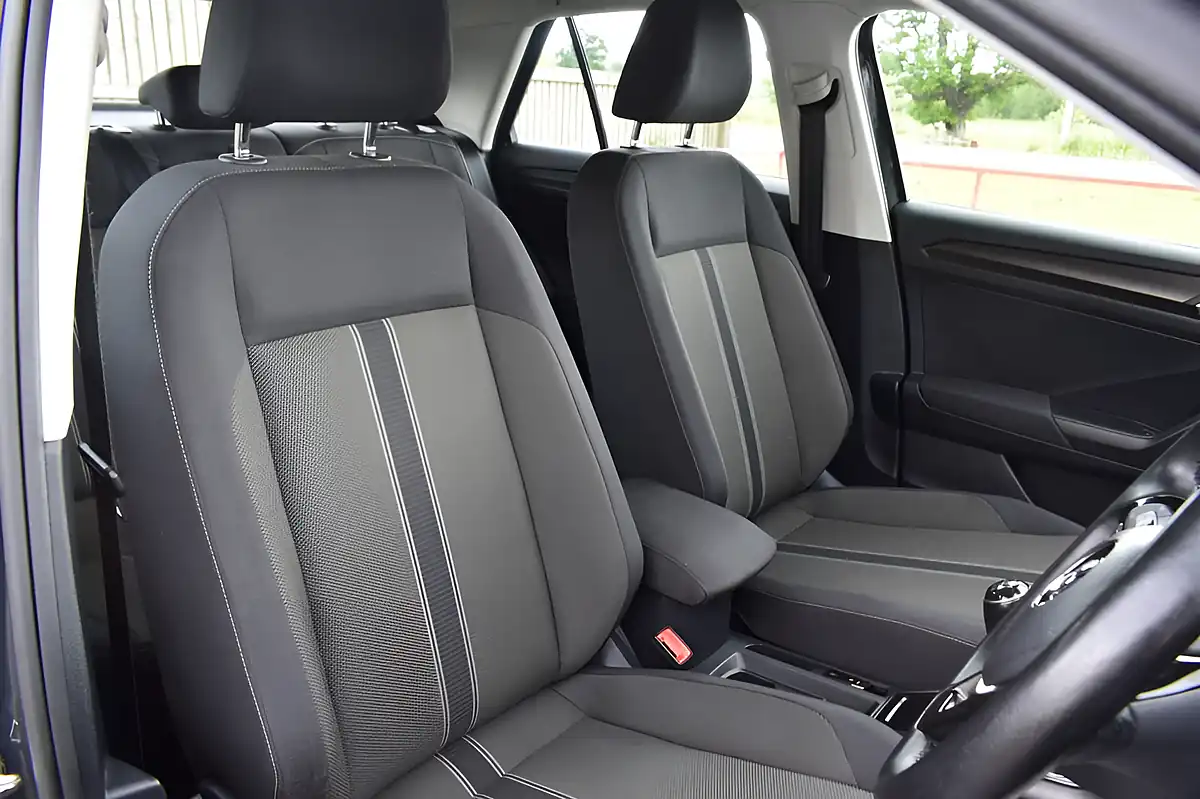 Used 2019 Volkswagen T-Roc Se Grey - Interior and Exterior details 12