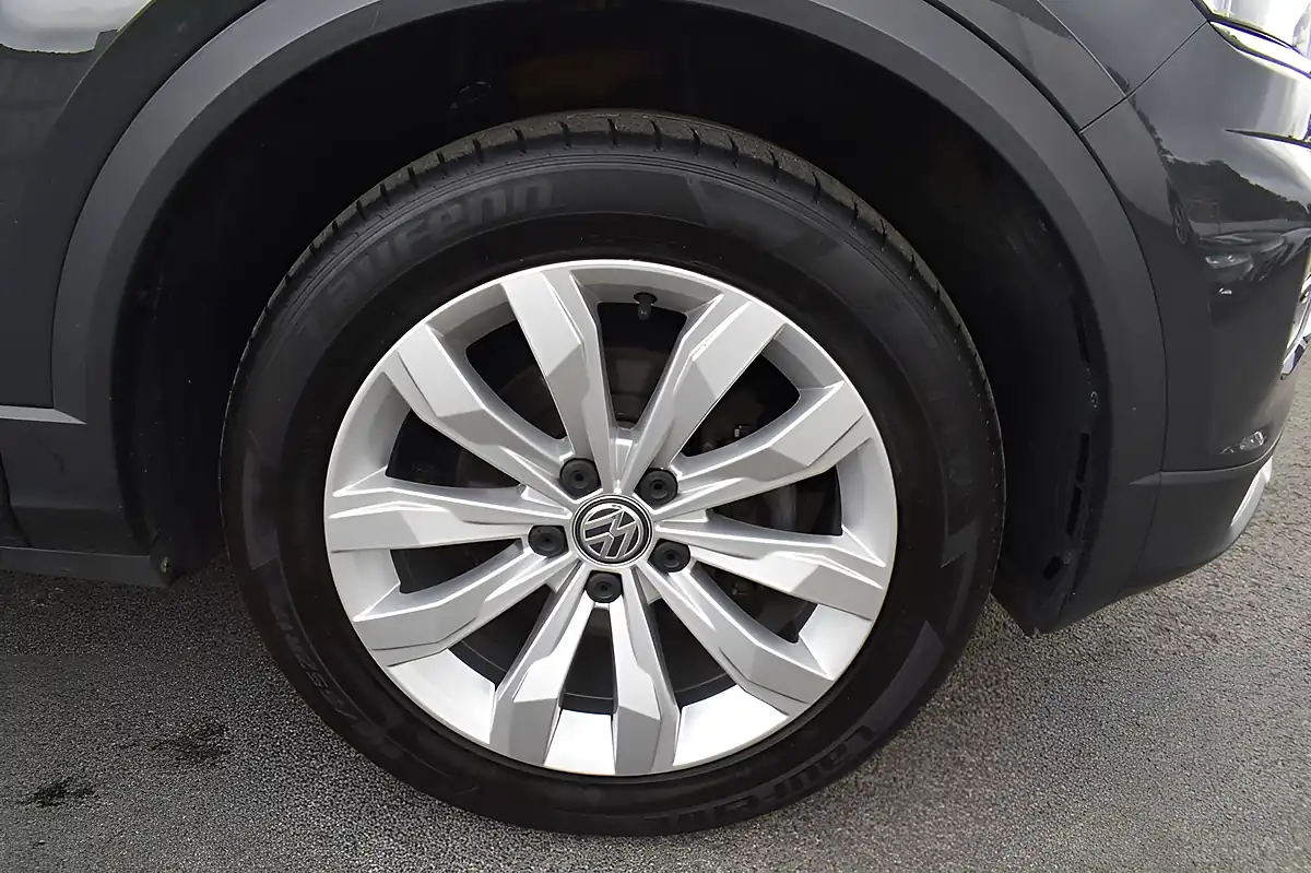 Used 2019 Volkswagen T-Roc Se Grey - Interior and Exterior details 4