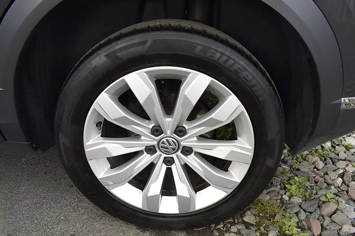 Used 2019 Volkswagen T-Roc Se Grey - Interior and Exterior details 6