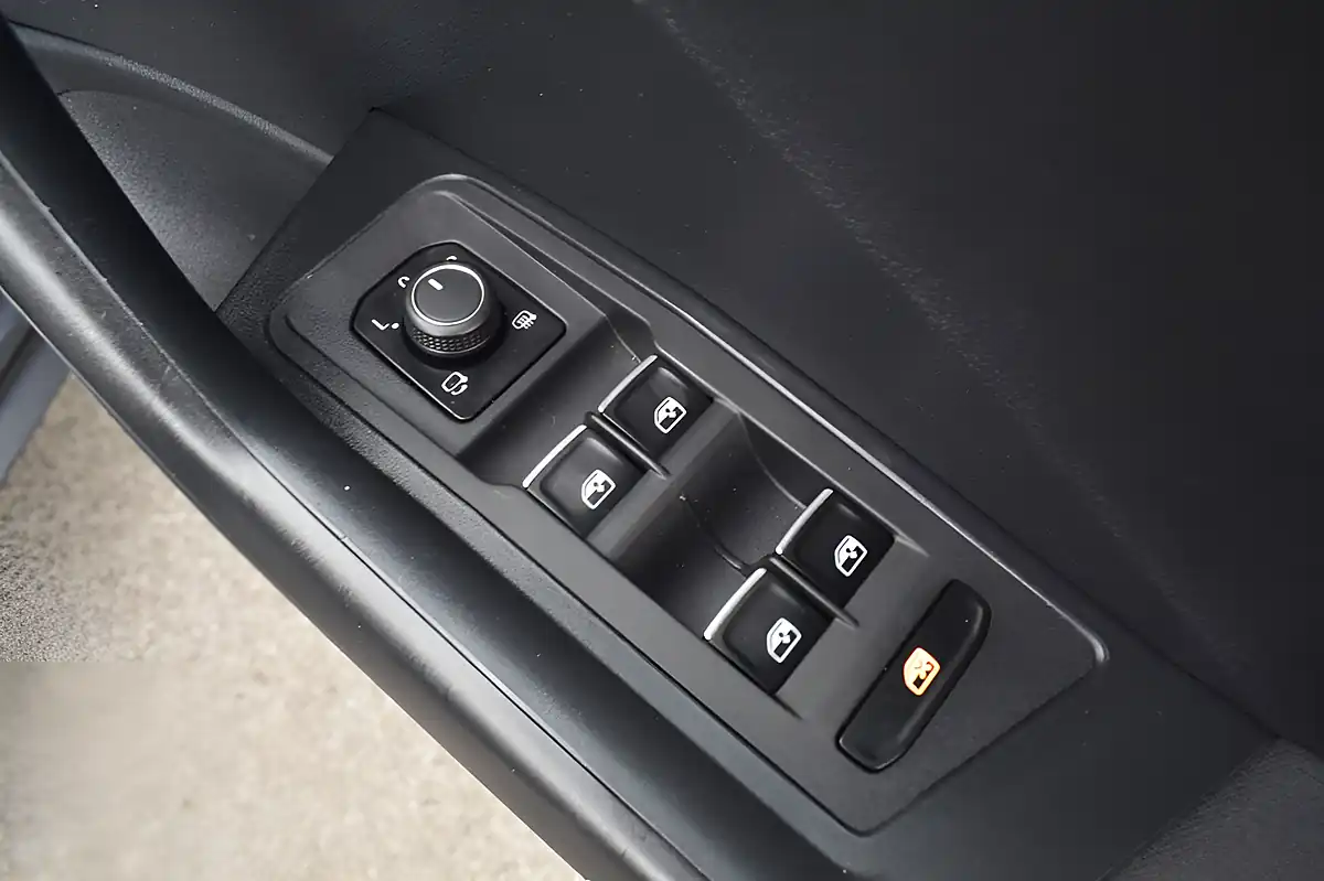 Used 2019 Volkswagen T-Roc Se Grey - Interior and Exterior details 9