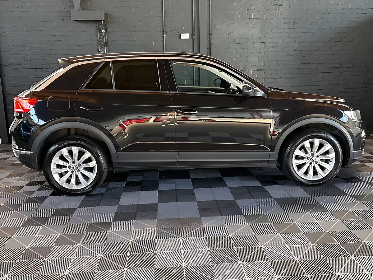 Used 2019 Volkswagen T-Roc Se - Interior and Exterior details 14