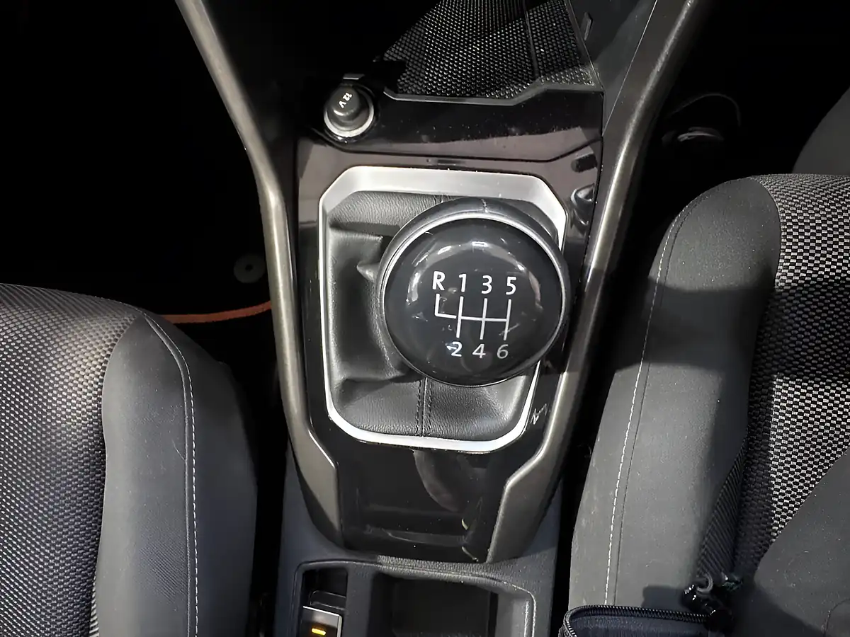 Used 2019 Volkswagen T-Roc Se Orange - Interior and Exterior details 12