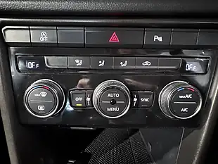Used 2019 Volkswagen T-Roc Se Orange - Interior and Exterior details 18