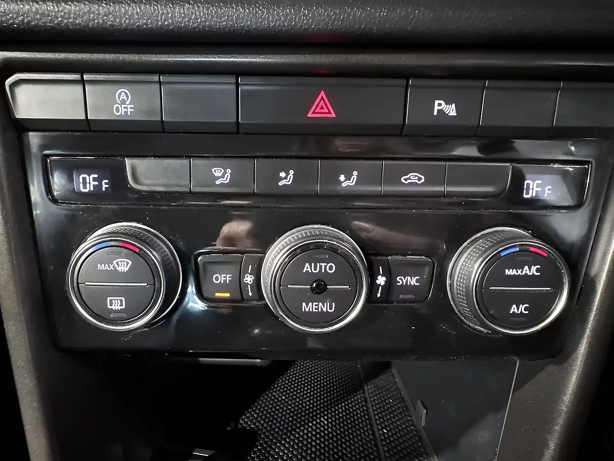 Used 2019 Volkswagen T-Roc Se Orange - Interior and Exterior details 18