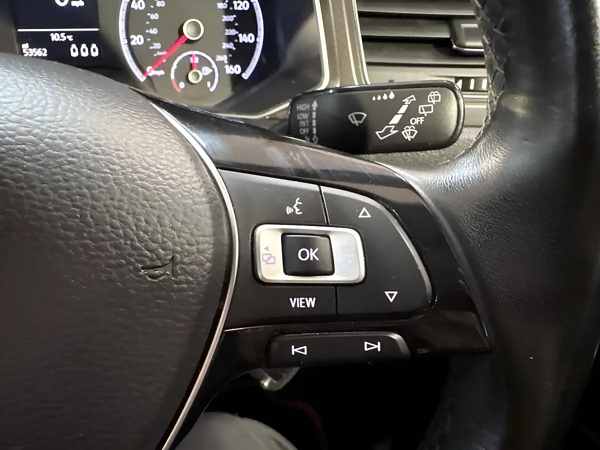 Used 2019 Volkswagen T-Roc Se Orange - Interior and Exterior details 19