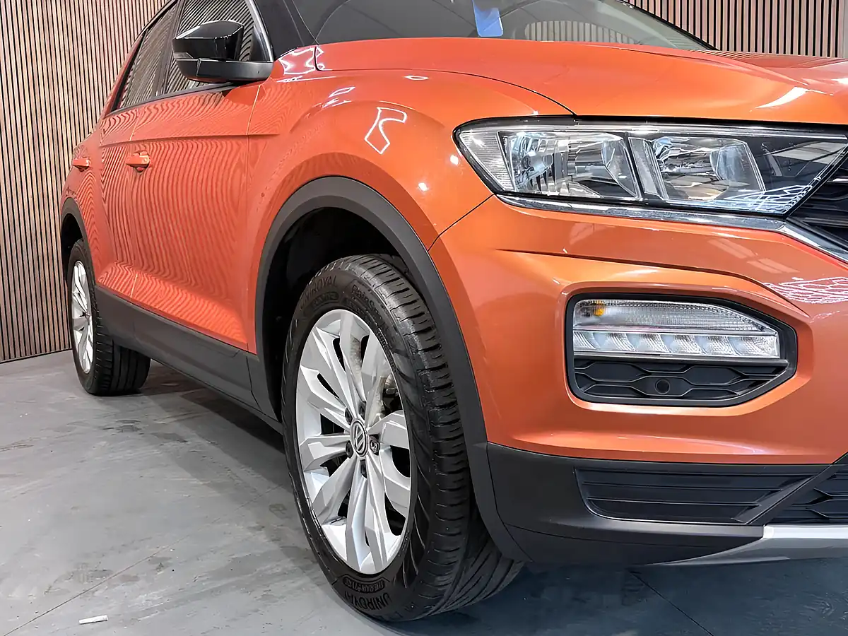 Used 2019 Volkswagen T-Roc Se Orange - Interior and Exterior details 2