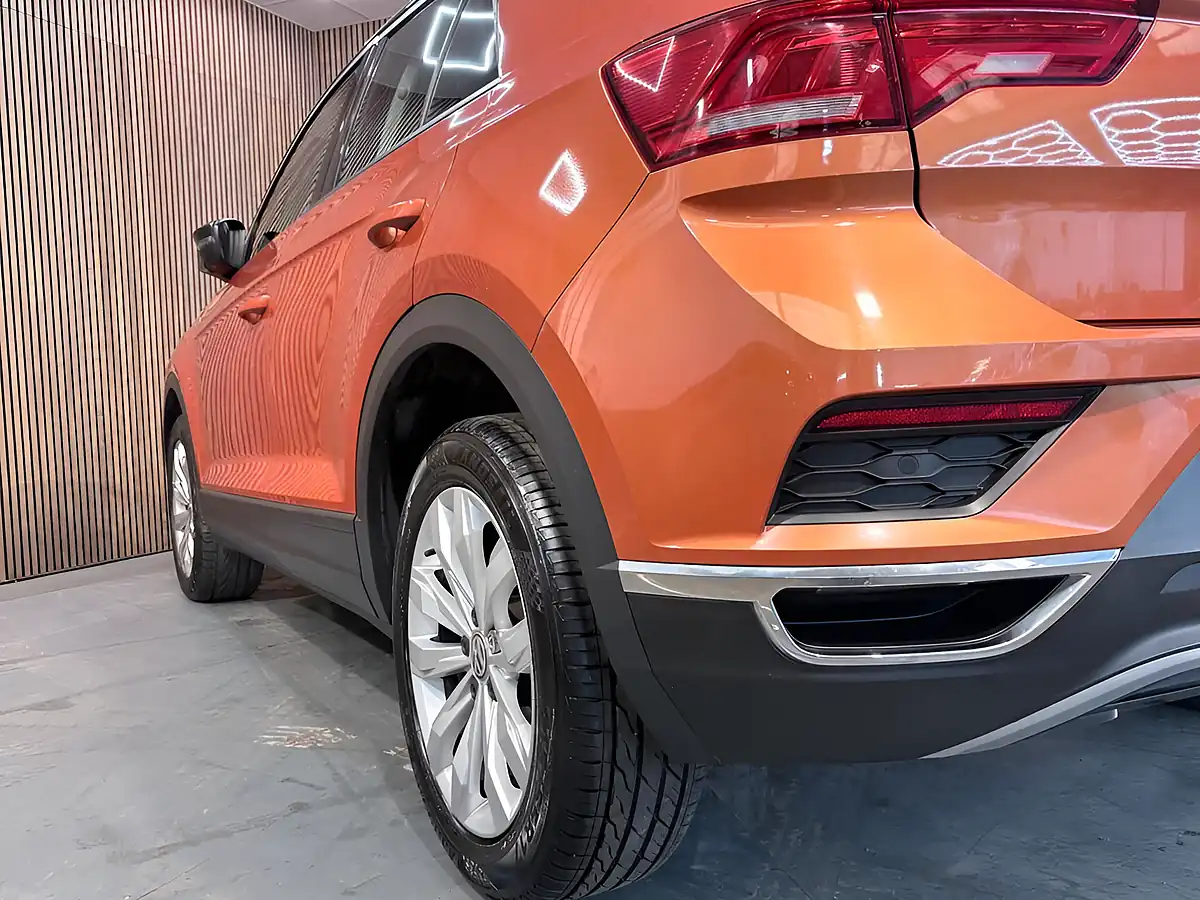 Used 2019 Volkswagen T-Roc Se Orange - Interior and Exterior details 5