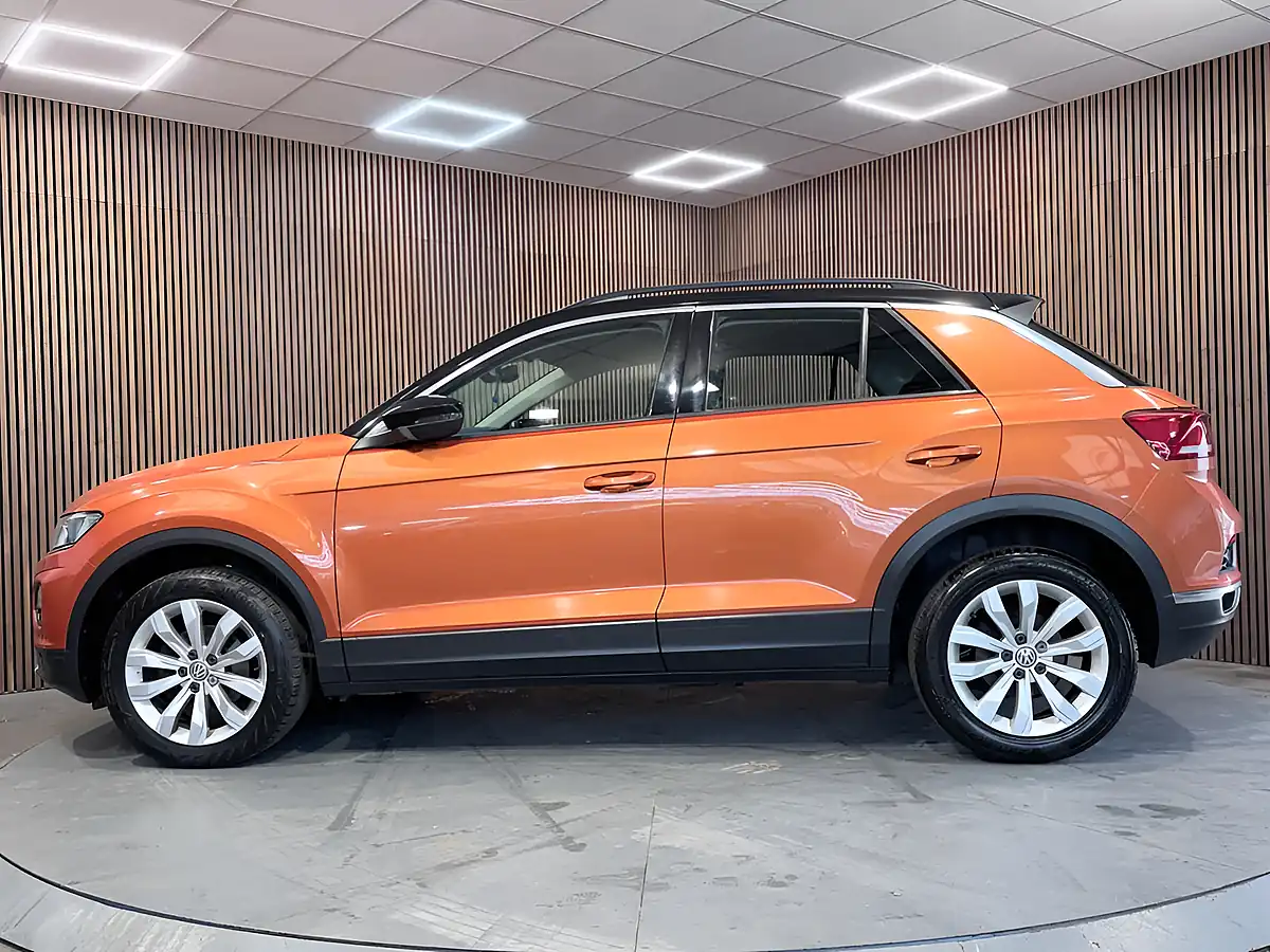 Used 2019 Volkswagen T-Roc Se Orange - Interior and Exterior details 7