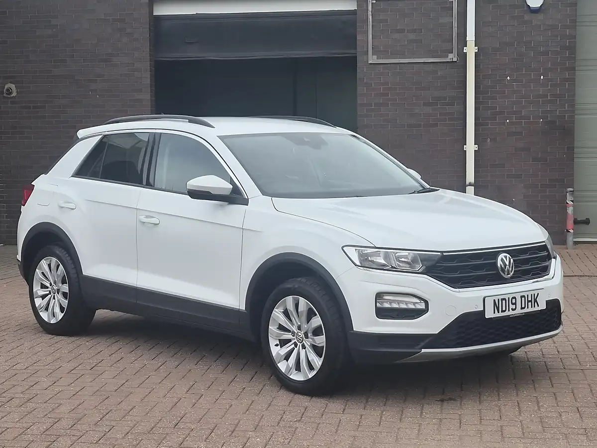 Used 2019 Volkswagen T-Roc Se White - Front View