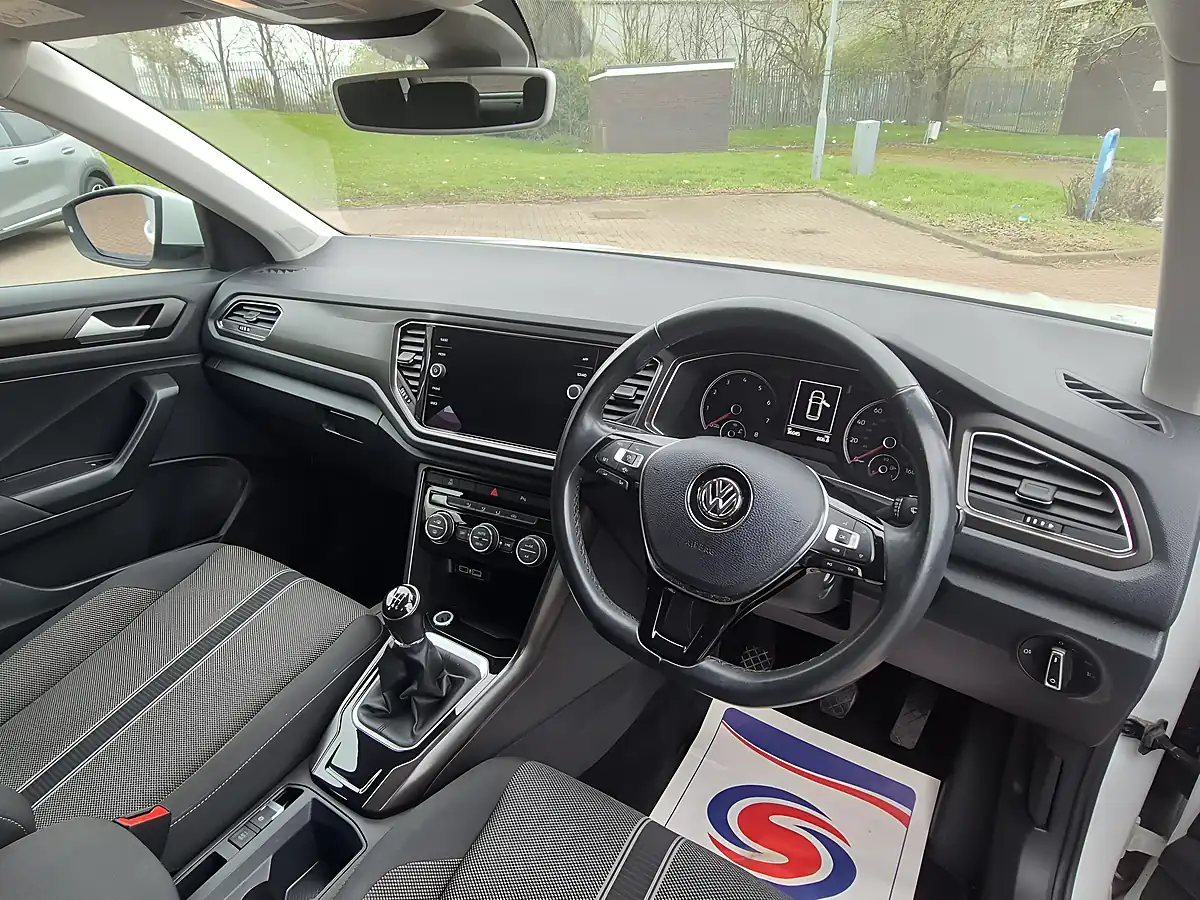 Used 2019 Volkswagen T-Roc Se White - Interior and Exterior details 13