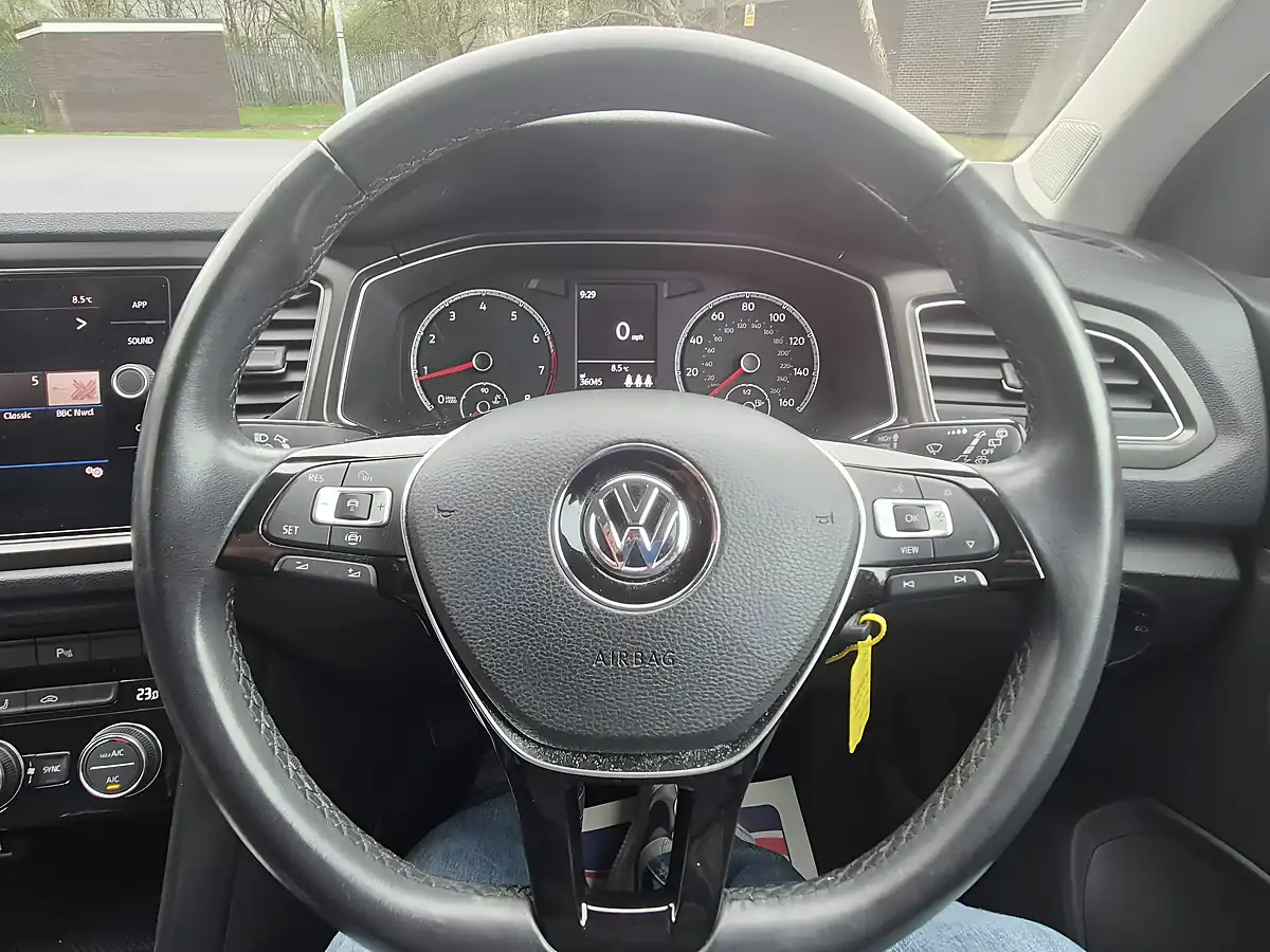 Used 2019 Volkswagen T-Roc Se White - Interior and Exterior details 16