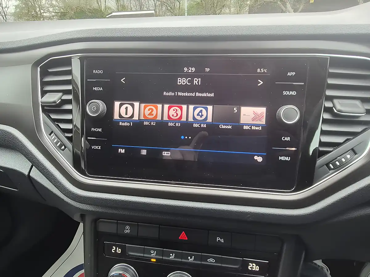 Used 2019 Volkswagen T-Roc Se White - Interior and Exterior details 17