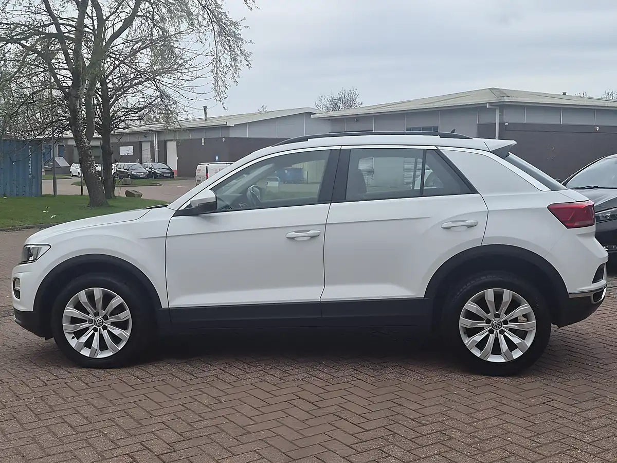 Used 2019 Volkswagen T-Roc Se White - Interior and Exterior details 7