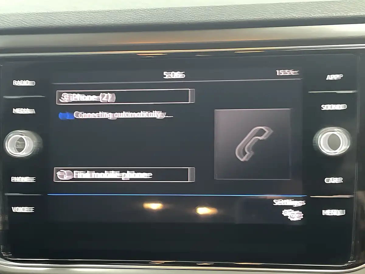 Used 2019 Volkswagen T-Roc Se White - Interior and Exterior details 17