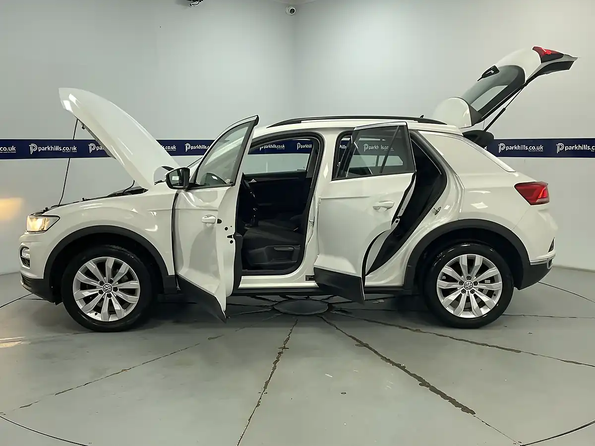 Used 2019 Volkswagen T-Roc Se White - Interior and Exterior details 18