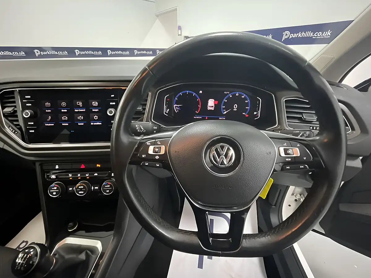 Used 2019 Volkswagen T-Roc Se White - Interior and Exterior details 19