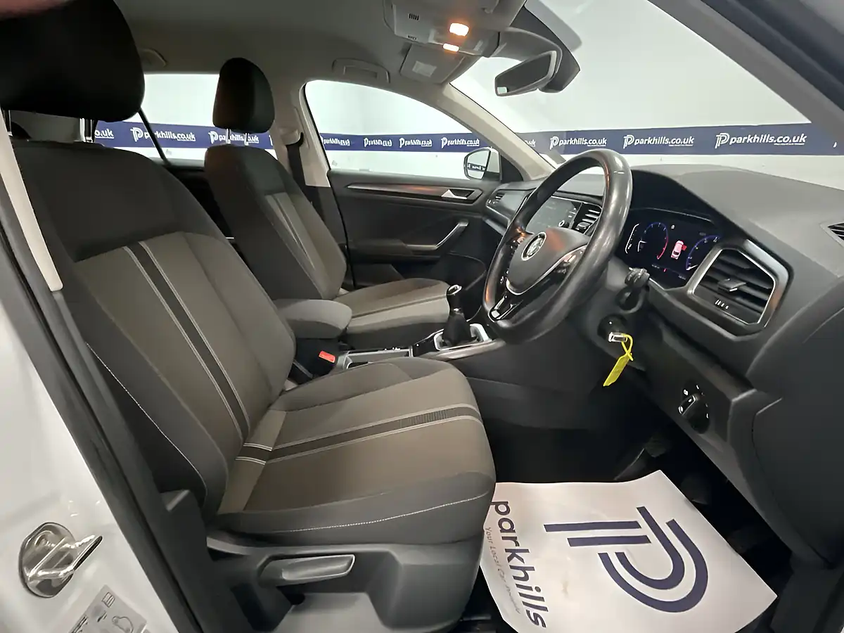 Used 2019 Volkswagen T-Roc Se White - Interior and Exterior details 3