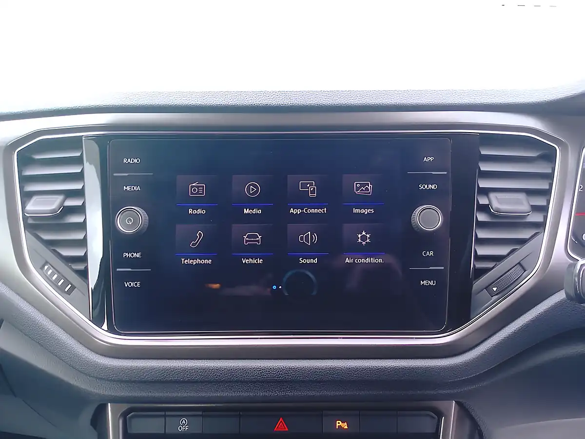 Used 2019 Volkswagen T-Roc Se White - Interior and Exterior details 12