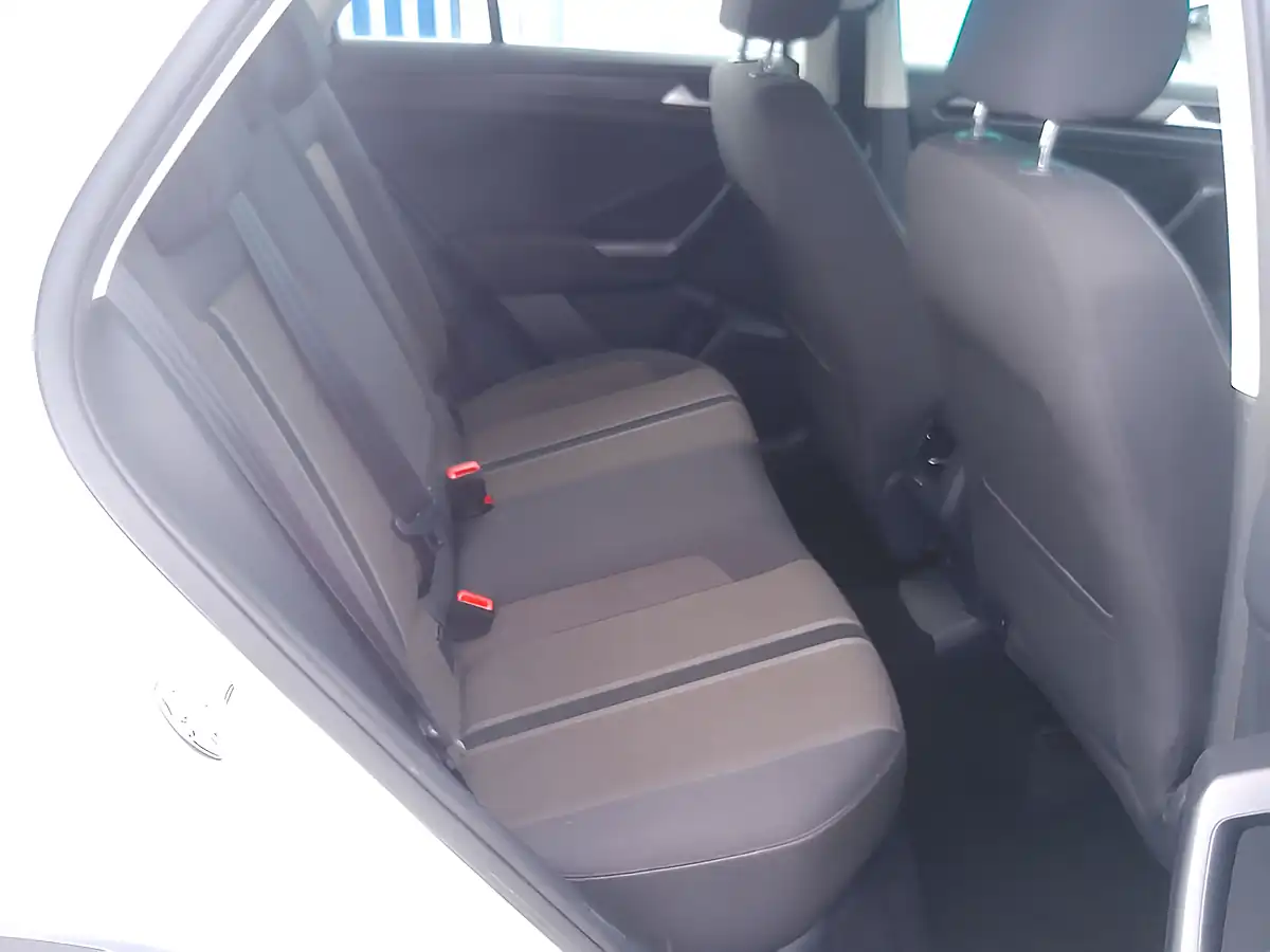 Used 2019 Volkswagen T-Roc Se White - Interior and Exterior details 16