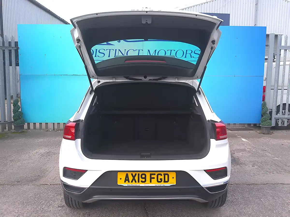 Used 2019 Volkswagen T-Roc Se White - Interior and Exterior details 18