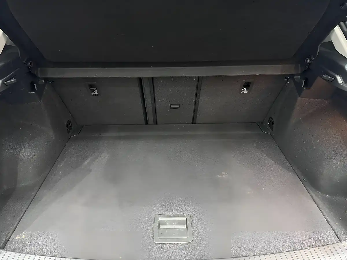 Used 2019 Volkswagen T-Roc Sel Blue - Interior and Exterior details 19