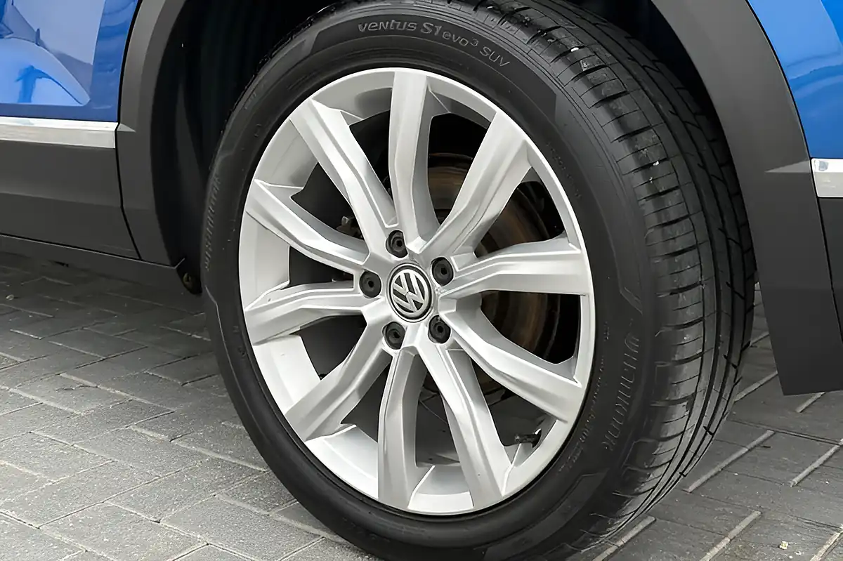 Used 2019 Volkswagen T-Roc Sel Blue - Interior and Exterior details 20