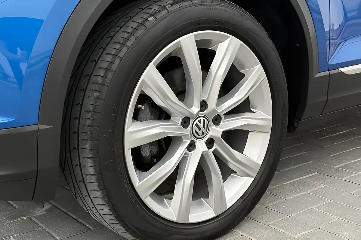 Used 2019 Volkswagen T-Roc Sel Blue - Interior and Exterior details 4