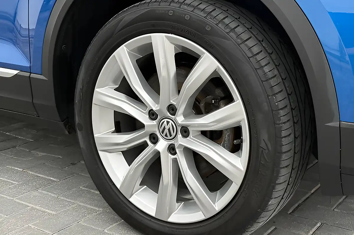 Used 2019 Volkswagen T-Roc Sel Blue - Interior and Exterior details 7