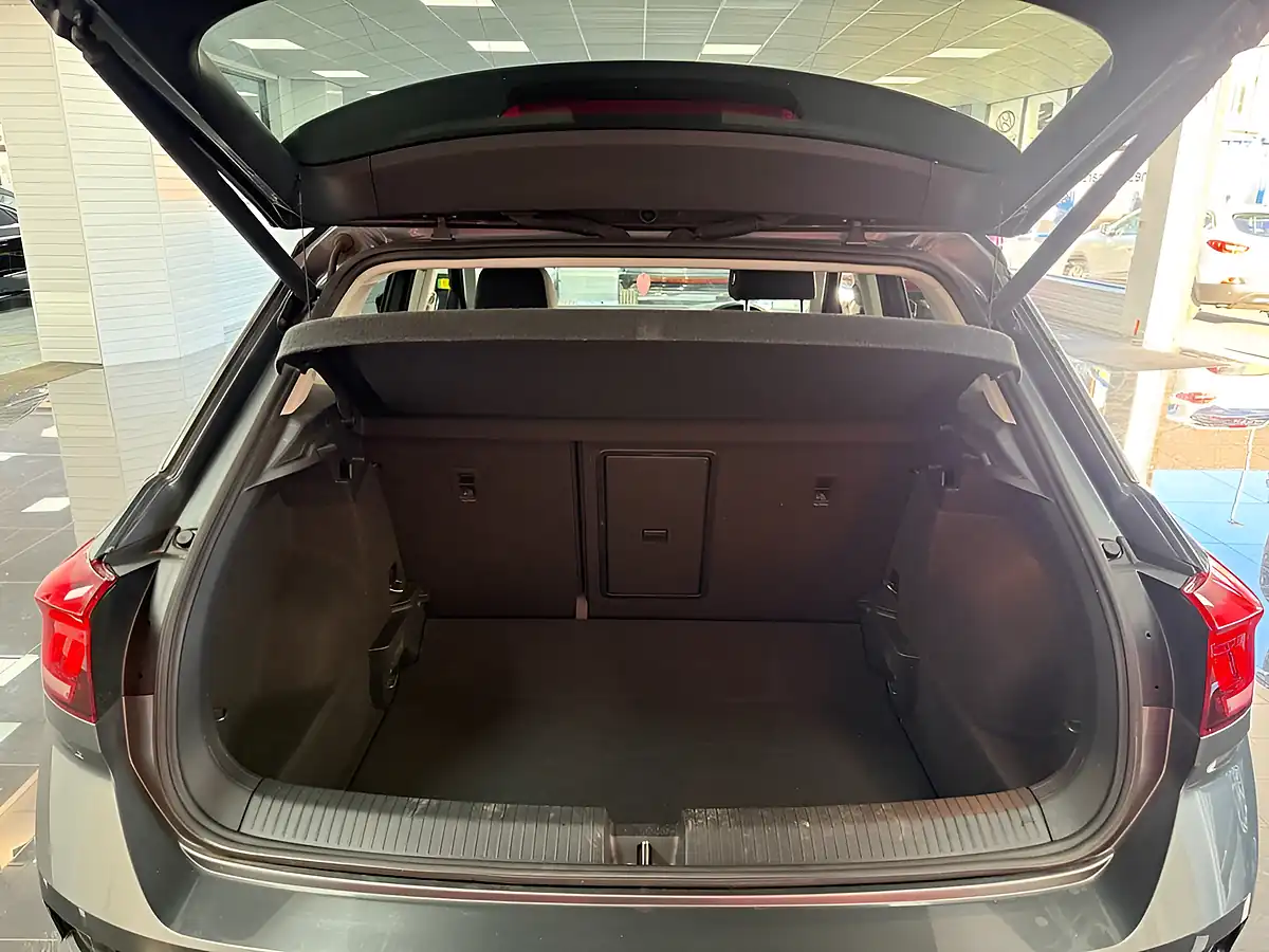 Used 2019 Volkswagen T-Roc Sel Grey - Interior and Exterior details 10