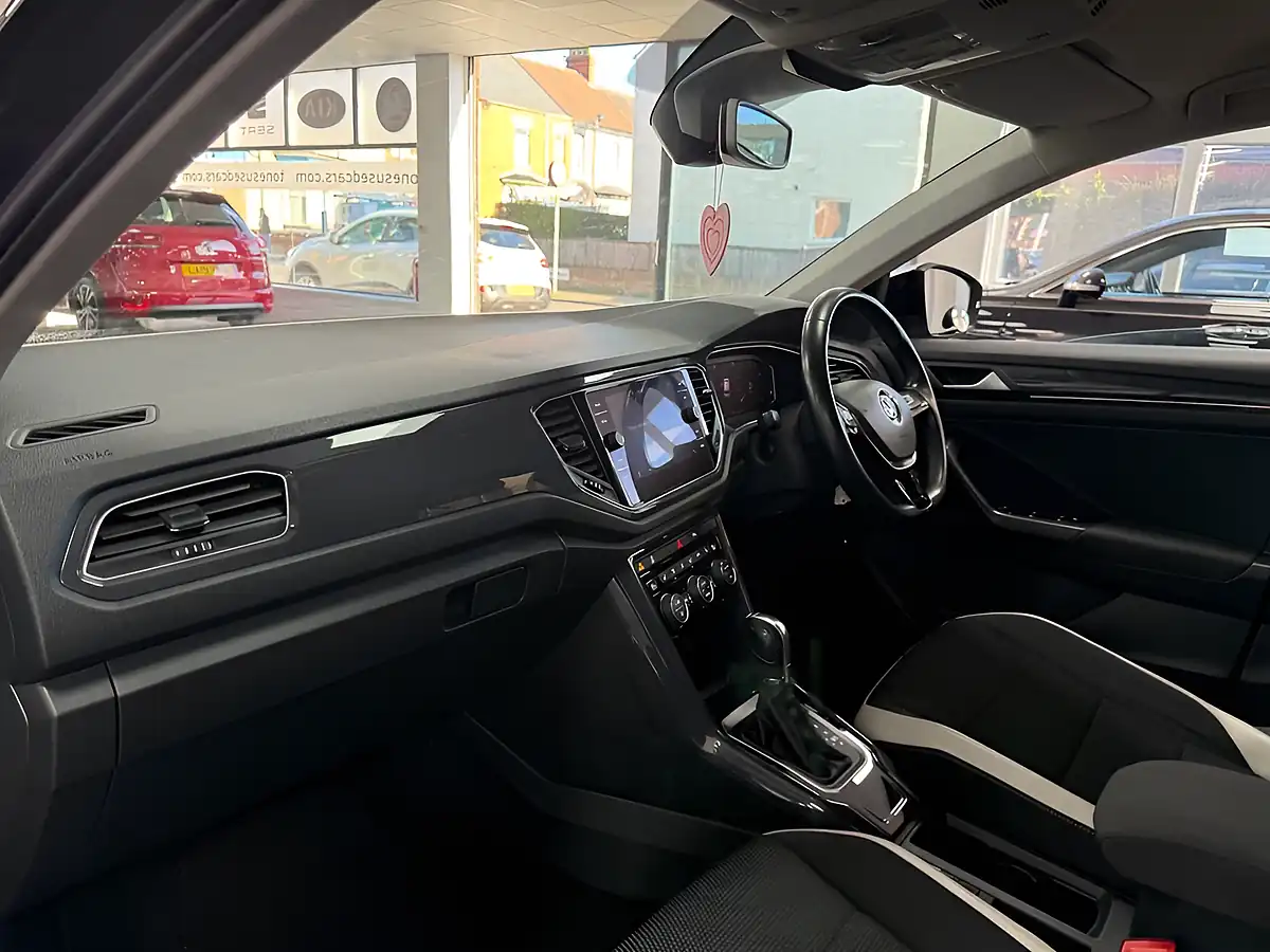 Used 2019 Volkswagen T-Roc Sel Grey - Interior and Exterior details 15