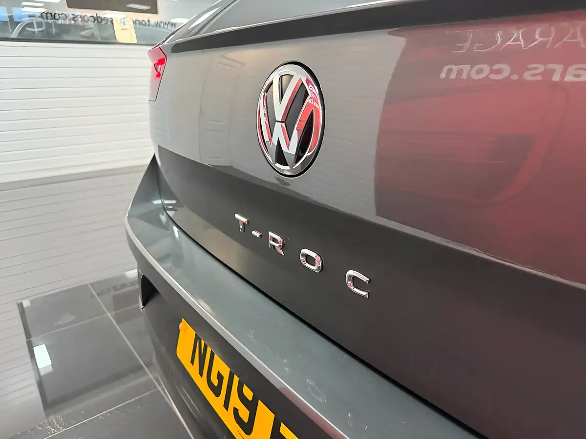 Used 2019 Volkswagen T-Roc Sel Grey - Interior and Exterior details 9