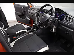Used 2019 Volkswagen T-Roc Sel Orange - Interior and Exterior details 14