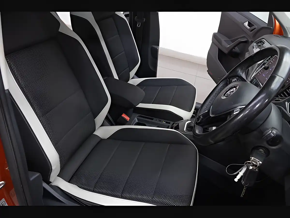 Used 2019 Volkswagen T-Roc Sel Orange - Interior and Exterior details 13