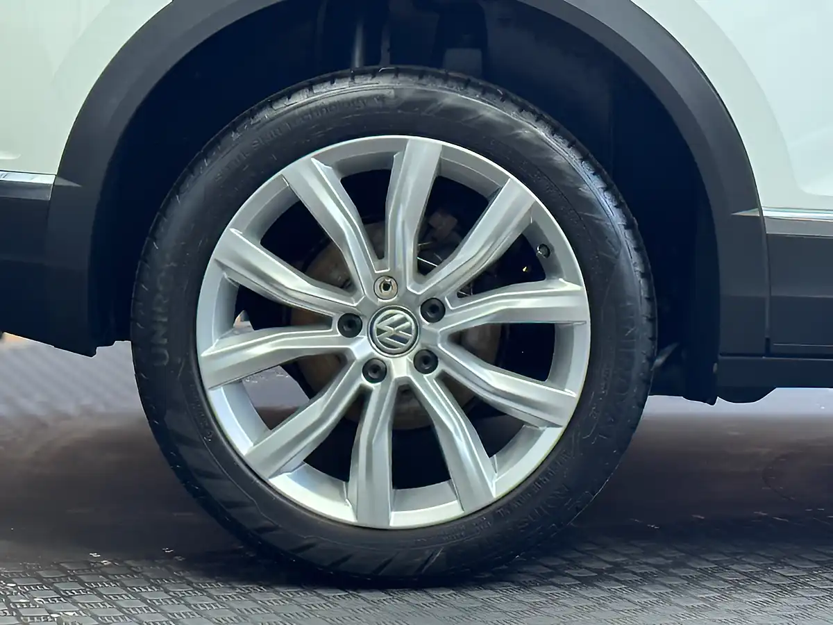 Used 2019 Volkswagen T-Roc Sel White - Interior and Exterior details 9