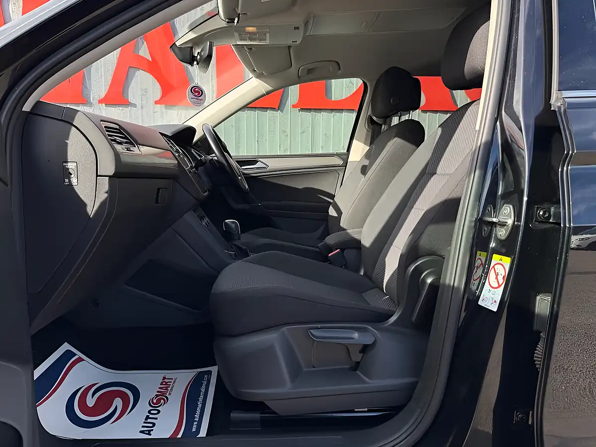 Used 2019 Volkswagen Tiguan Allspace Match Black - Interior and Exterior details 11