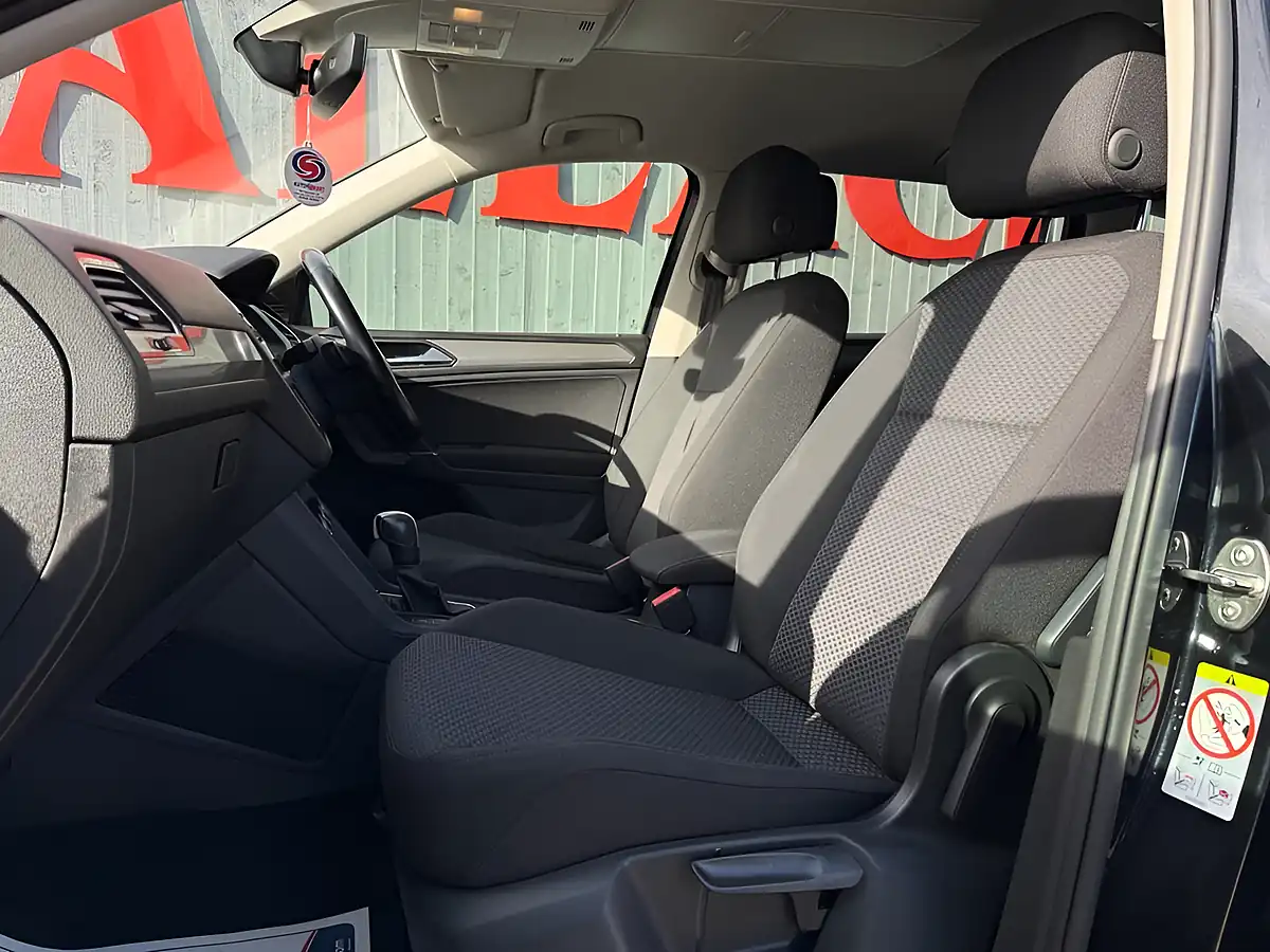Used 2019 Volkswagen Tiguan Allspace Match Black - Interior and Exterior details 12