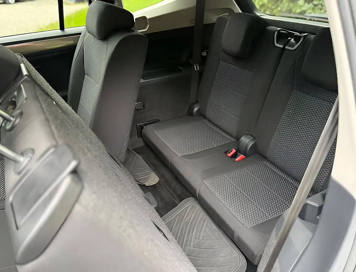 Used 2019 Volkswagen Tiguan Allspace Match Grey - Interior and Exterior details 12